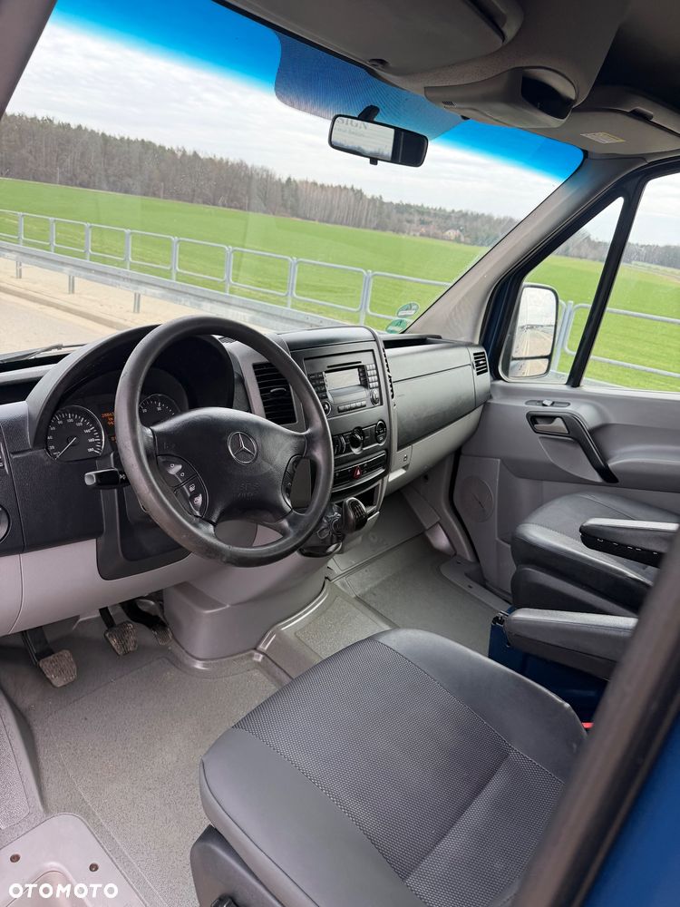 Mercedes-Benz Sprinter - 11