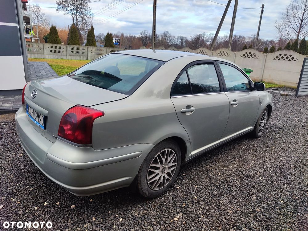 Toyota Avensis 2.0 D-4D Luna - 11