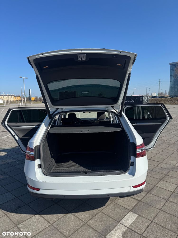 Skoda Superb 2.0 TDI Style DSG - 15