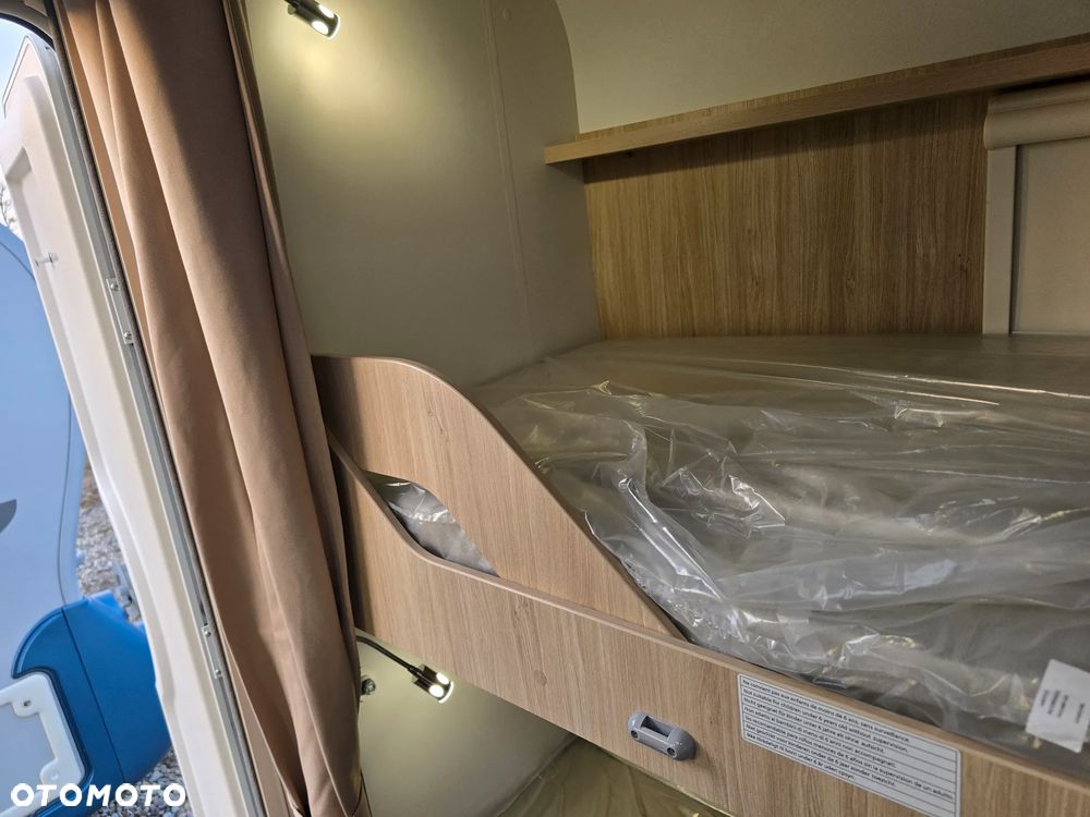 Caravelair 426 alba 1150dmc 3 sypialnie PIĘTRUS hobby adria knaus - 23