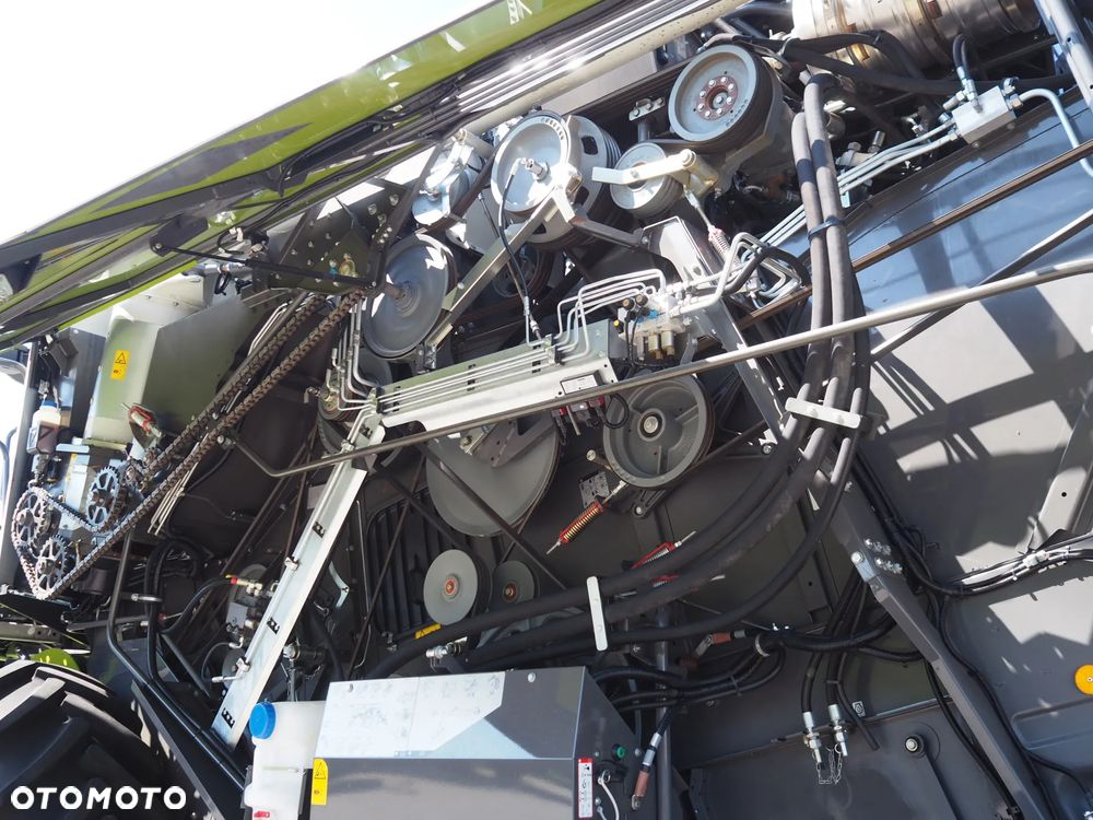 Claas Trion 650 + V770 - 8