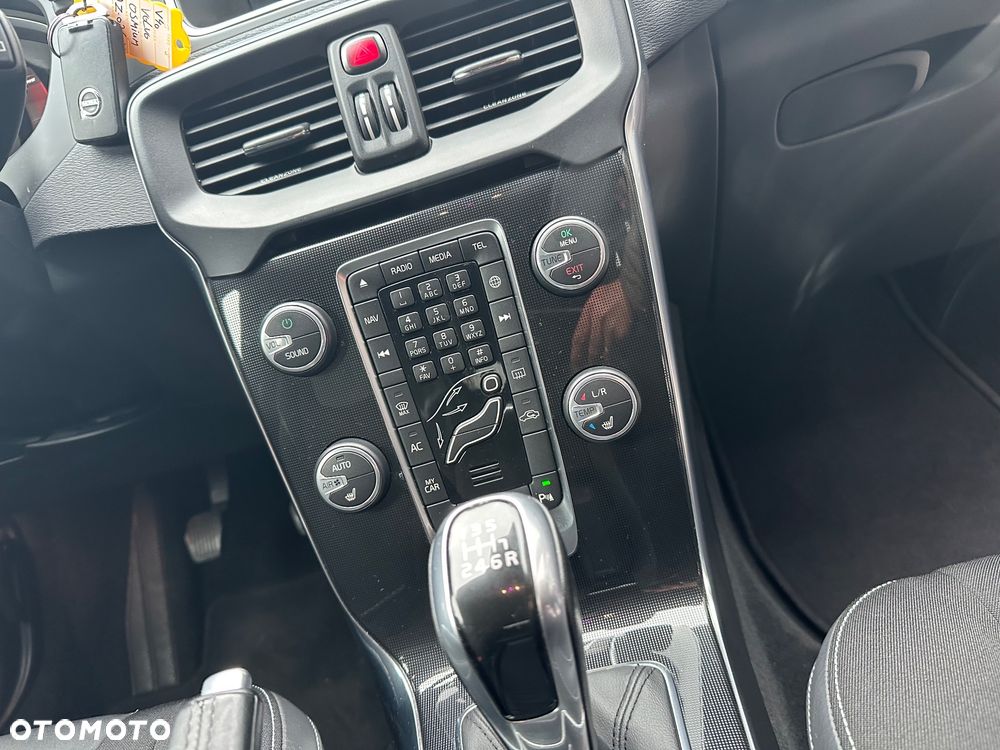 Volvo V40 T3 Drive-E Momentum - 9