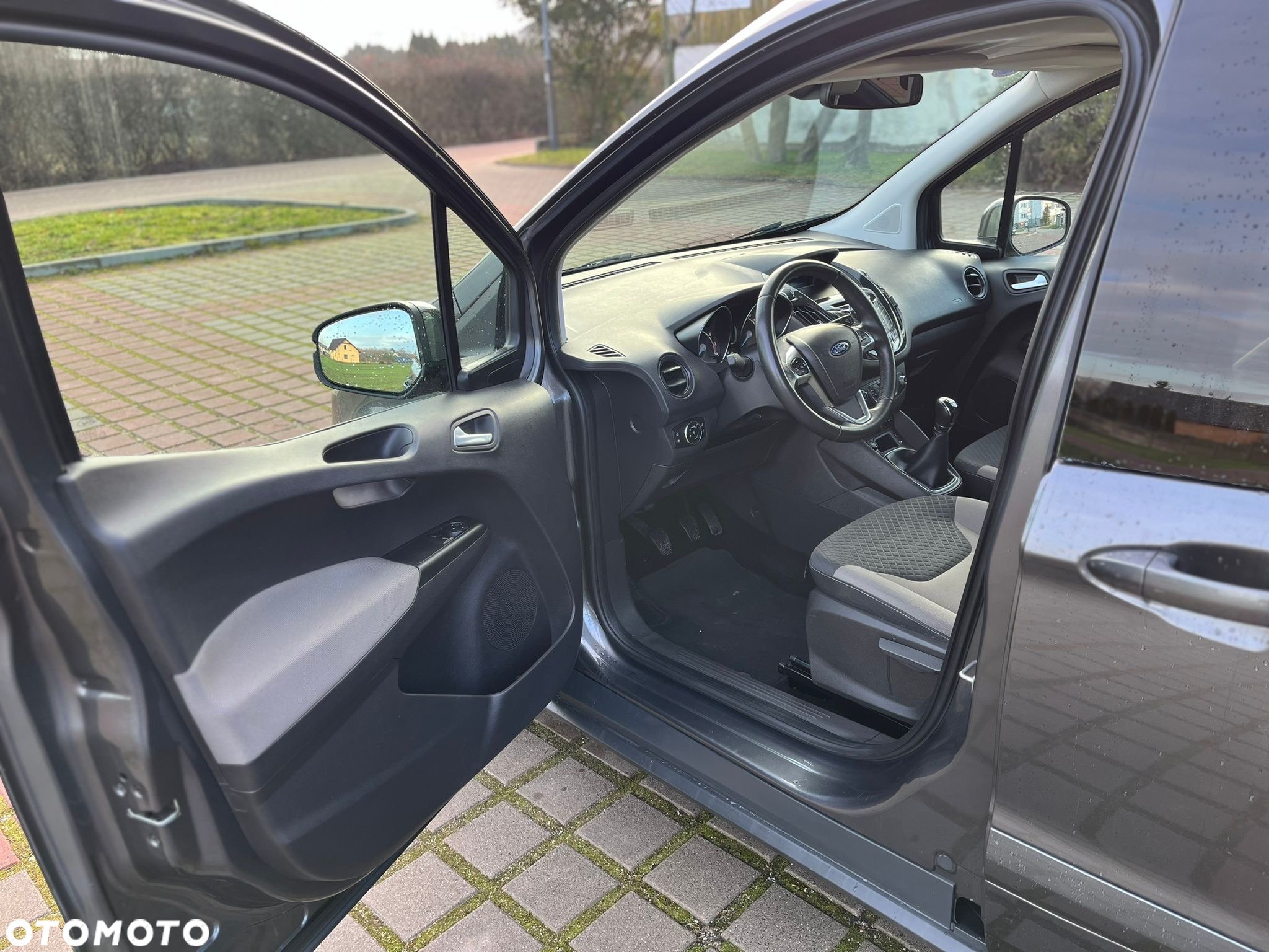 Ford Tourneo Courier 1.0 EcoBoost Ambiente - 8