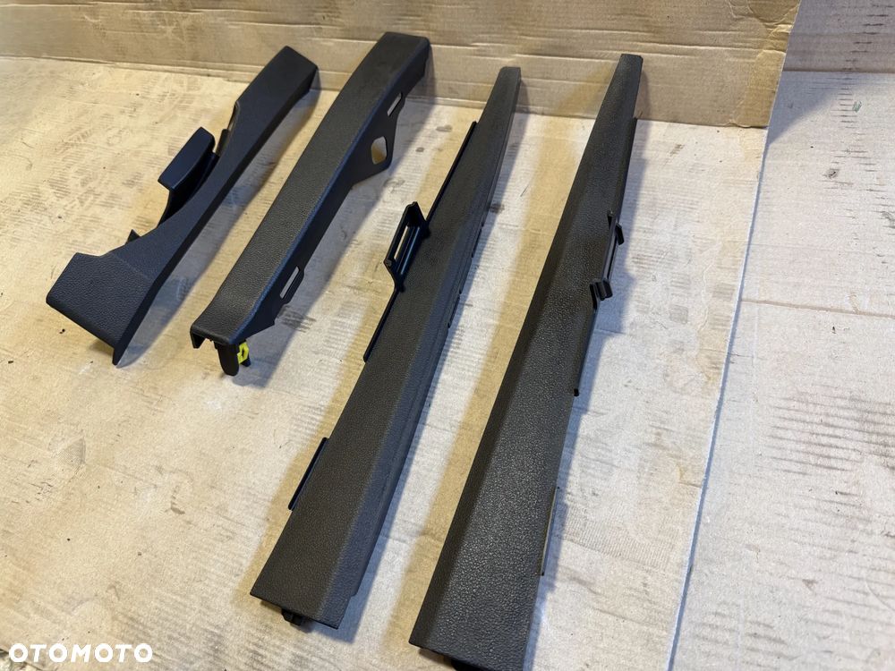 Osłona zaślepka deski Renault Captur II  681081408R  681087572R  689208858R  689215499R  OE - 2