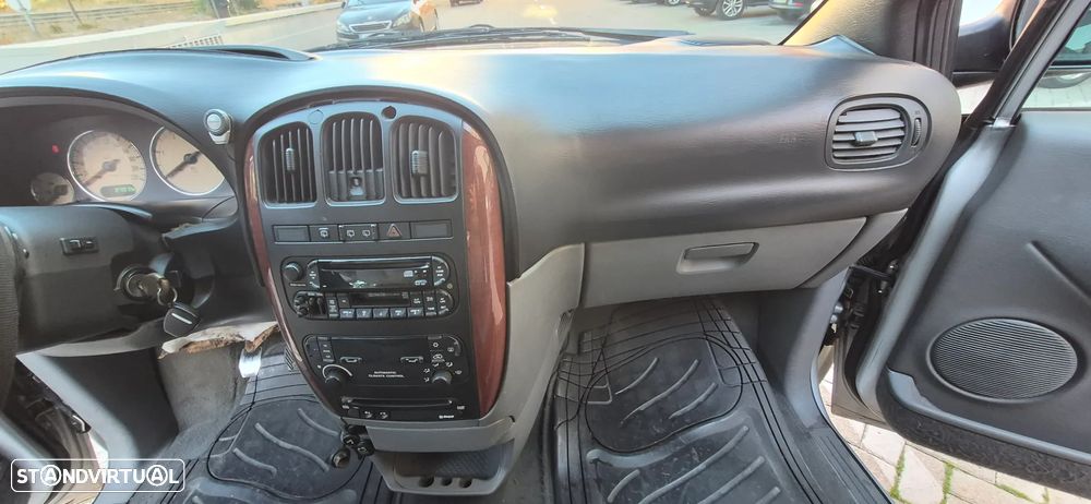 Chrysler Voyager - 12