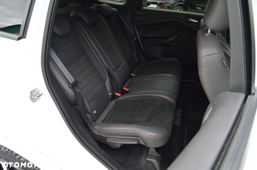Ford Kuga 1.5 EcoBoost 2x4 ST-Line - 31