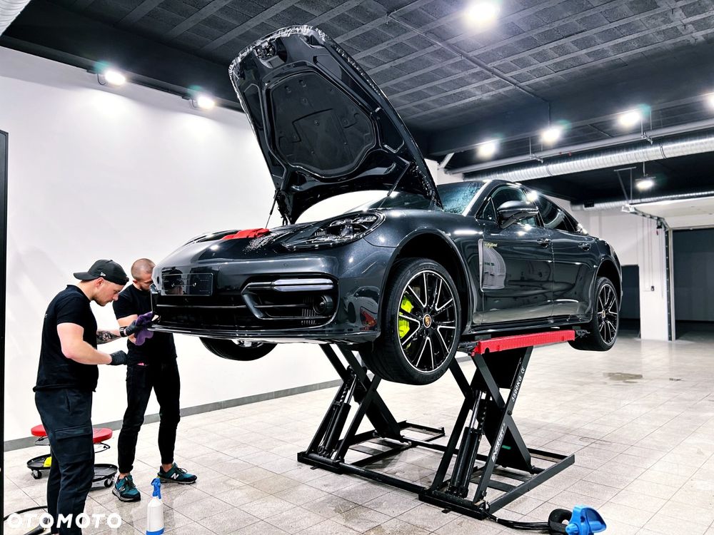 Porsche Panamera 4 E-Hybrid Platinum Edition - 14