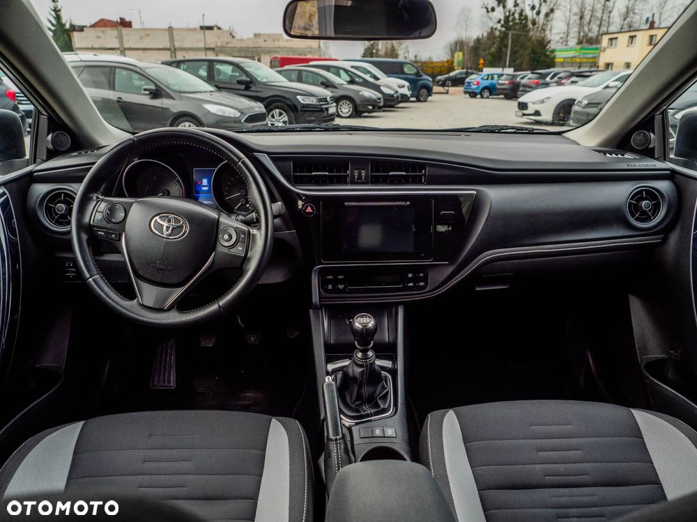 Toyota Auris - 33