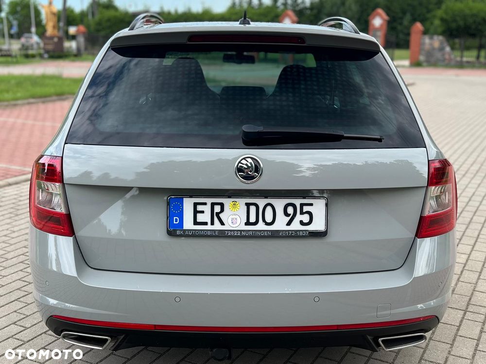 Skoda Octavia 2.0 TDI DSG RS - 25