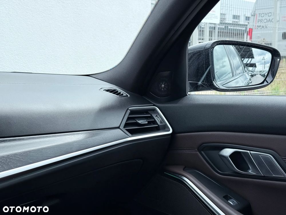 BMW Seria 3 330d xDrive M Sport - 22