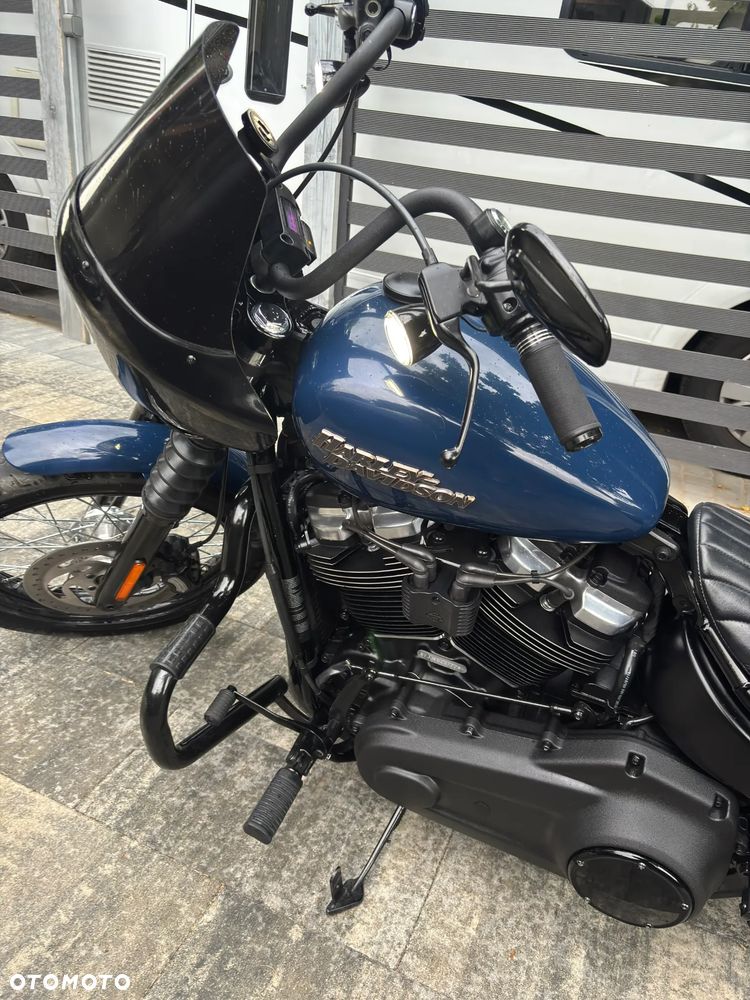 Harley-Davidson Softail Street Bob - 11