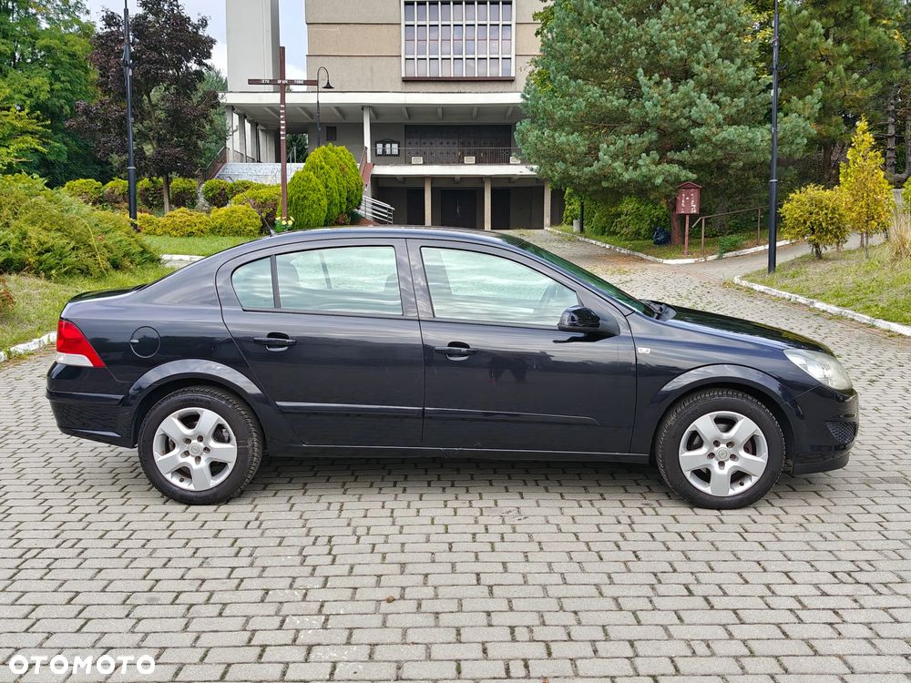 Opel Astra 1.6 Enjoy - 11