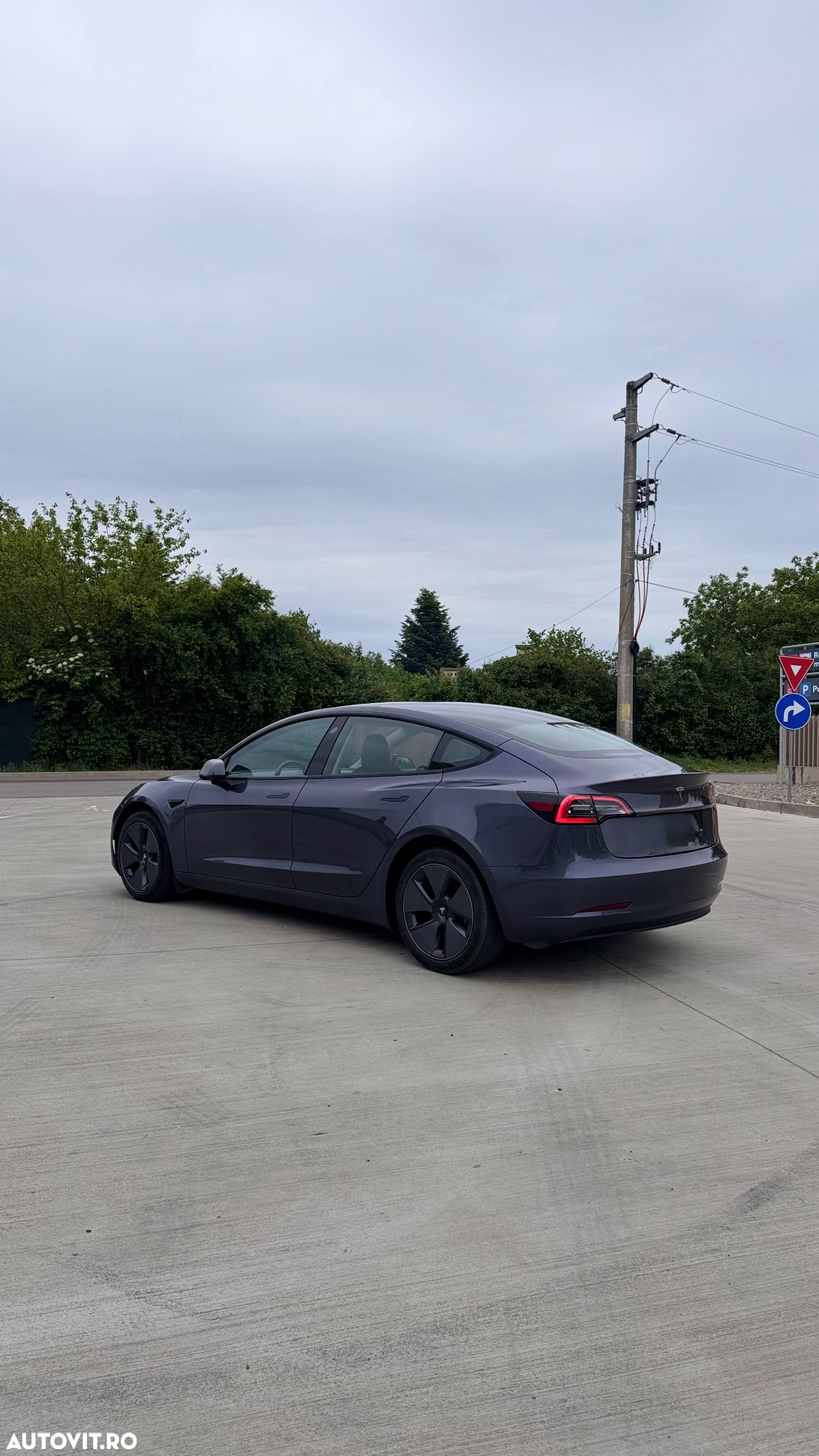 Tesla Model 3 RWD - 3
