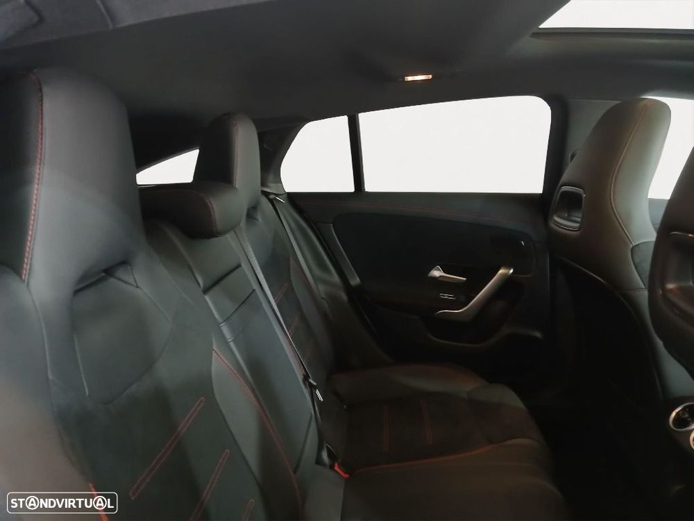 Mercedes-Benz CLA 180 - 13