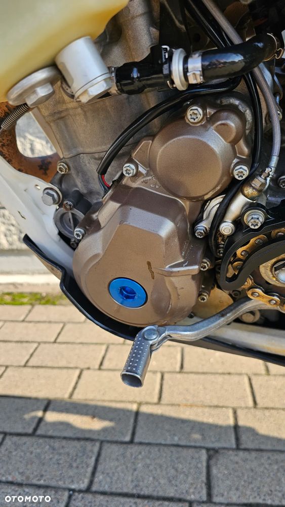 Husqvarna FE - 22
