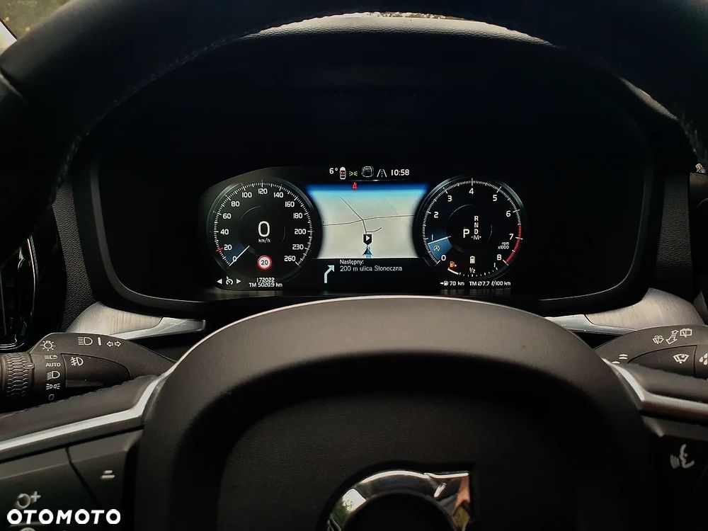 Volvo V60 B3 B DKG Momentum Pro - 21