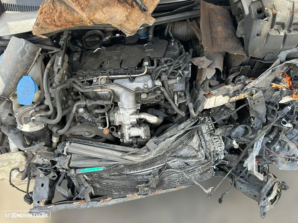 VW Golf VI 2.0 TDI Ref CLCA de 2008 para peças - 6