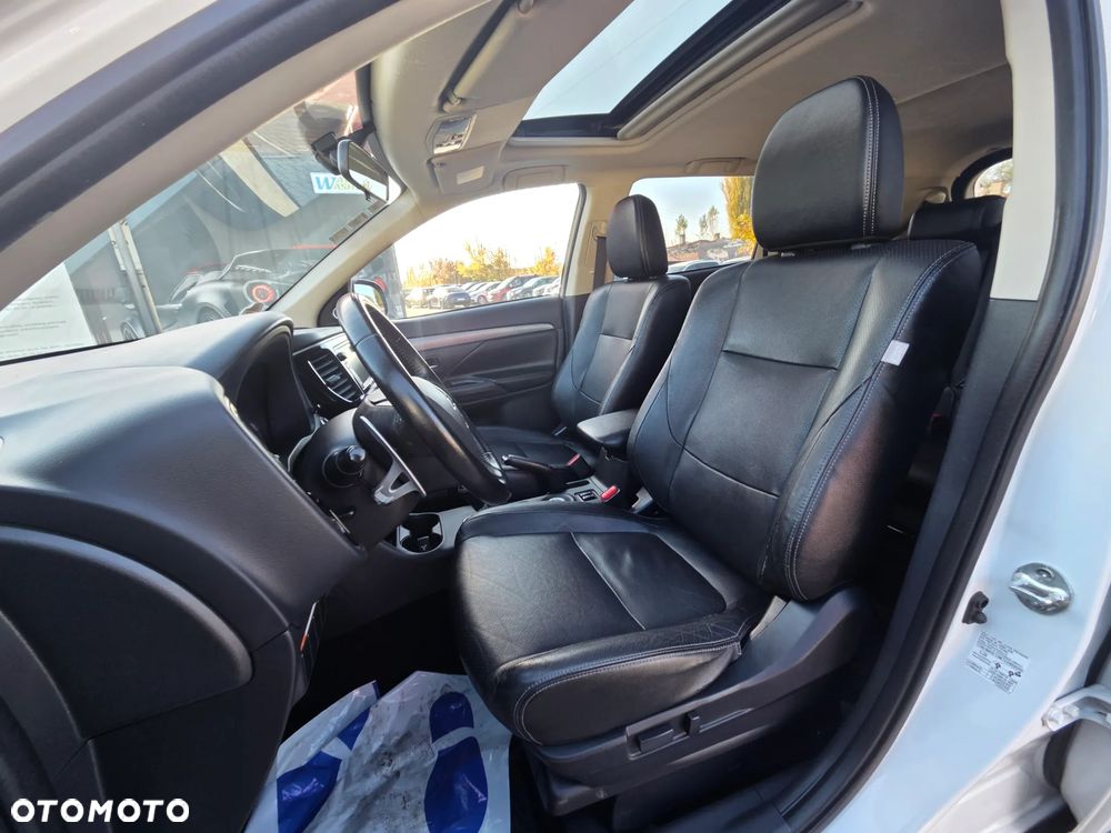 Mitsubishi Outlander 2.2 DI-D 4WD Automatik Diamant Edition - 30