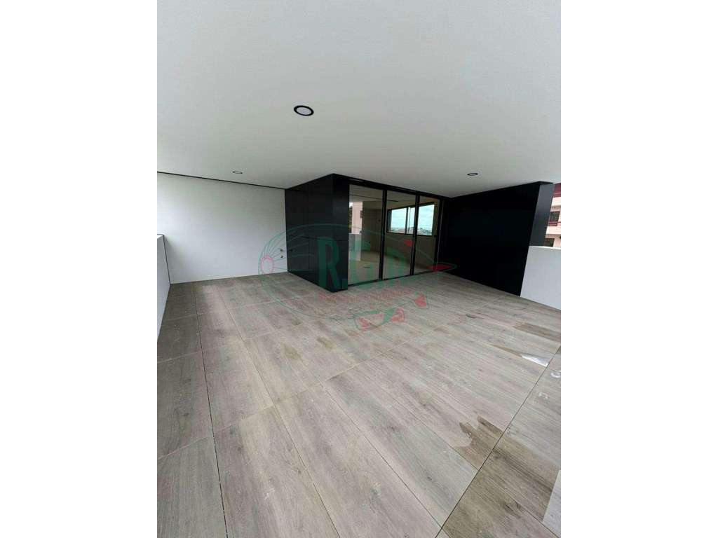 T4 Único no Piso | Terraço (48.40m2) | Box 2 Carros e Arrumos | SÃO... - Grande imagem: 5/28