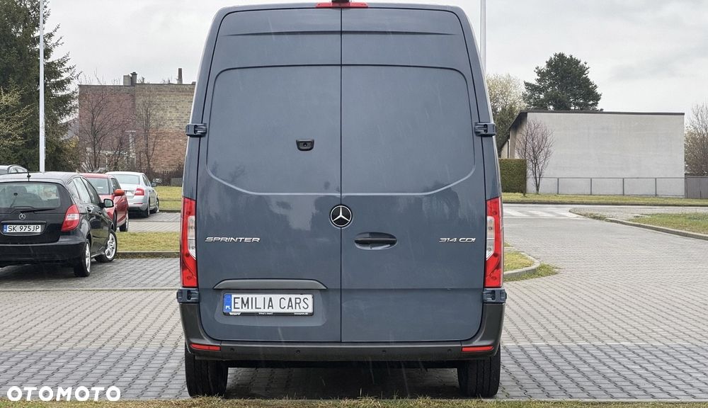 Mercedes-Benz Sprinter - 5