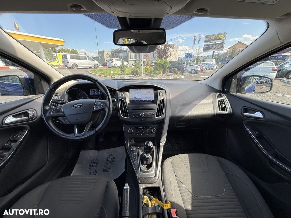Ford Focus - 10
