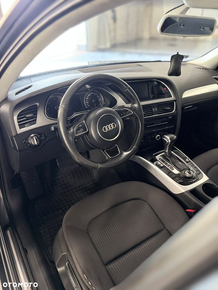 Audi A4 Avant 2.0 TDI Quattro S tronic - 9