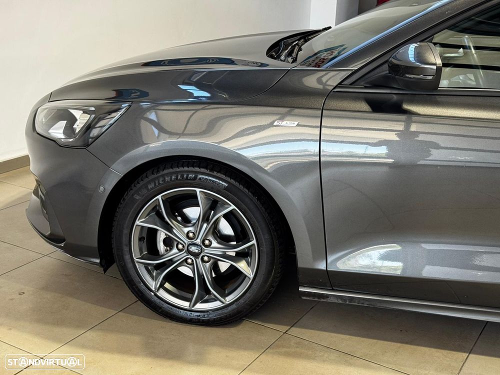 Ford Focus 1.0 EcoBoost MHEV ST-Line - 4