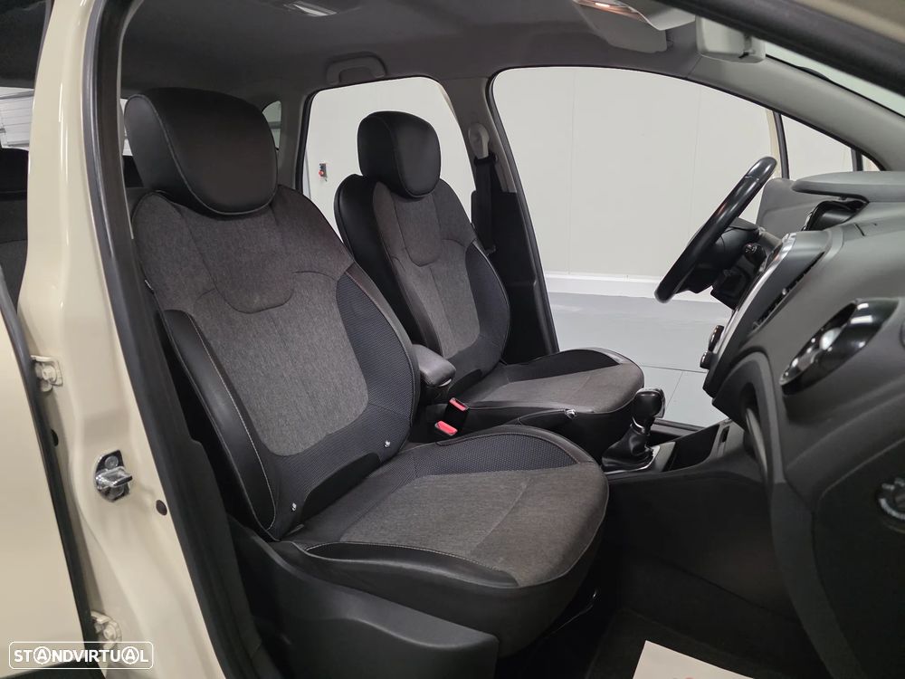 Renault Captur 1.5 dCi Exclusive EDC - 42