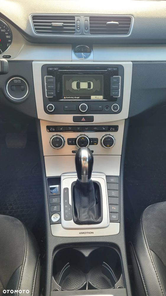 Volkswagen Passat 2.0 TDI 4Mot Highline DSG - 7
