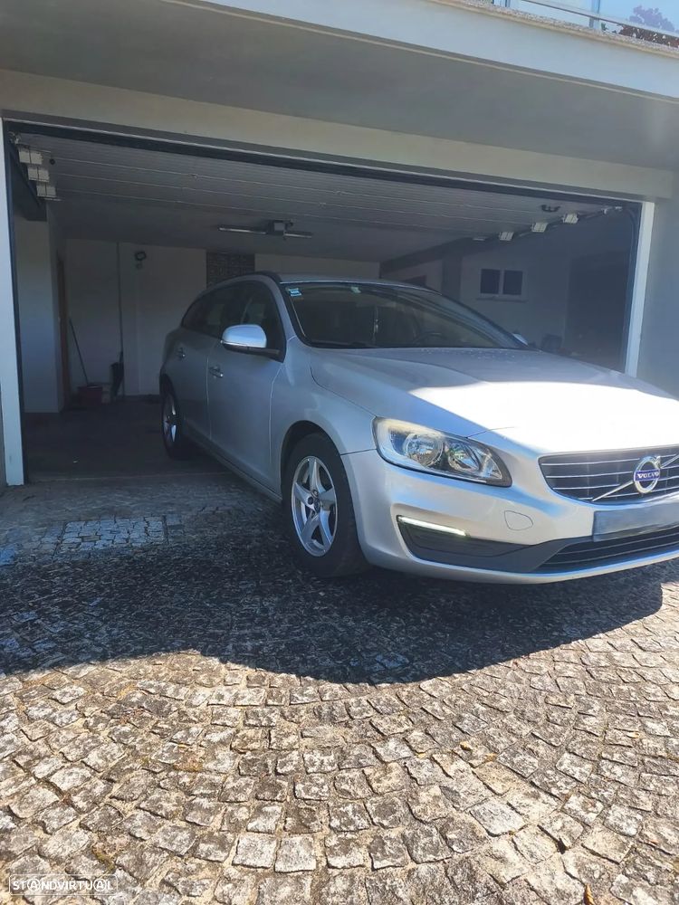 Volvo V60 2.0 D4 Momentum - 5