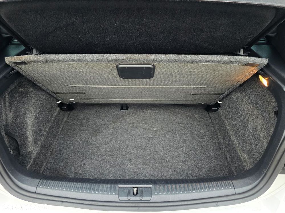 Volkswagen Polo 1.2 TSI Cross Urban White - 24