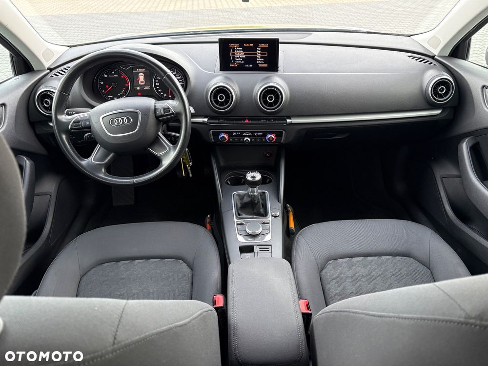 Audi A3 Sportback 1.6 TDI (clean diesel) S line Sportpaket - 26