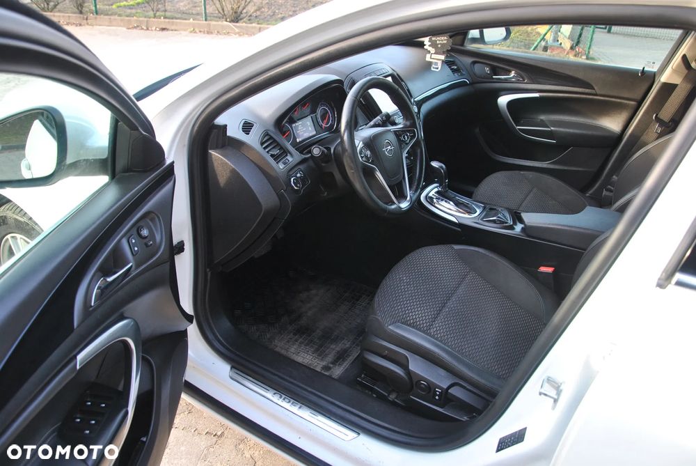 Opel Insignia - 15