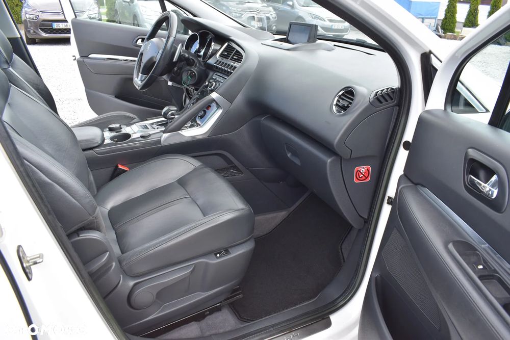 Peugeot 3008 2.0 HYbrid4 - 11
