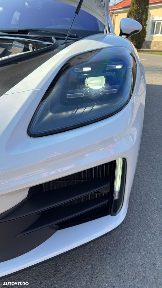 Porsche Panamera - 35