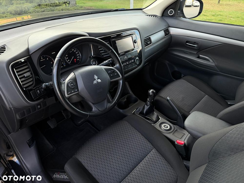 Mitsubishi Outlander 2.2 DI-D 4WD Top - 24