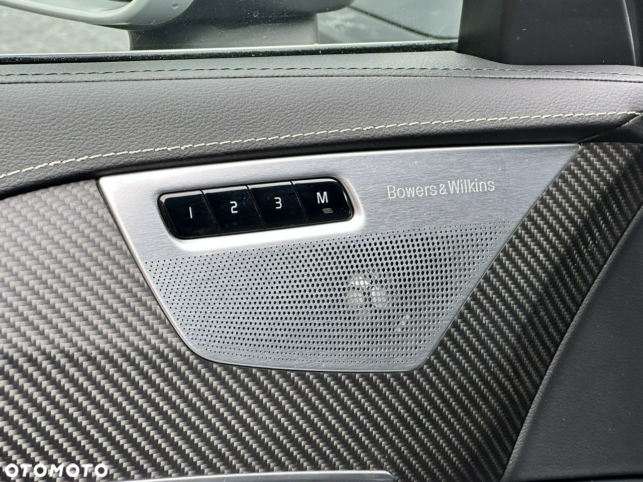 Volvo XC 90 D5 AWD R-Design 7os - 12