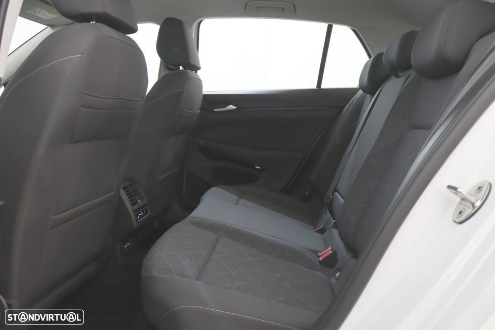 VW Golf 2.0 TDI Conceptline - 10