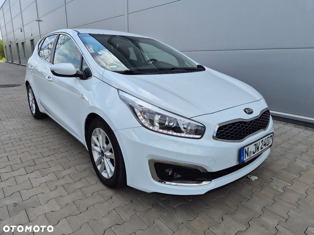 Kia Ceed 1.4 CVVT Dream-Team Edition - 10