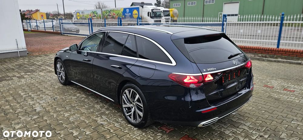 Mercedes-Benz Klasa E 300e 9G-TRONIC - 9