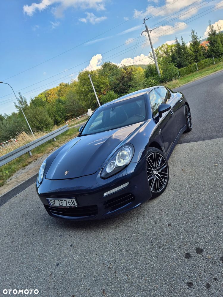 Porsche Panamera 4 Platinum Edition - 3
