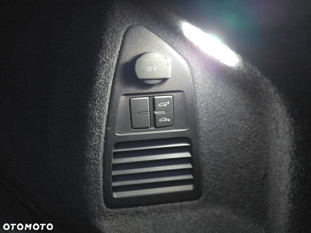 Volkswagen Touareg - 17