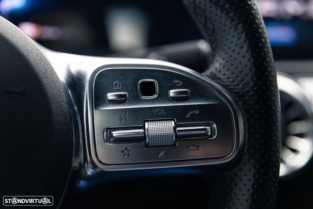 Mercedes-Benz A 250 e AMG Line - 29