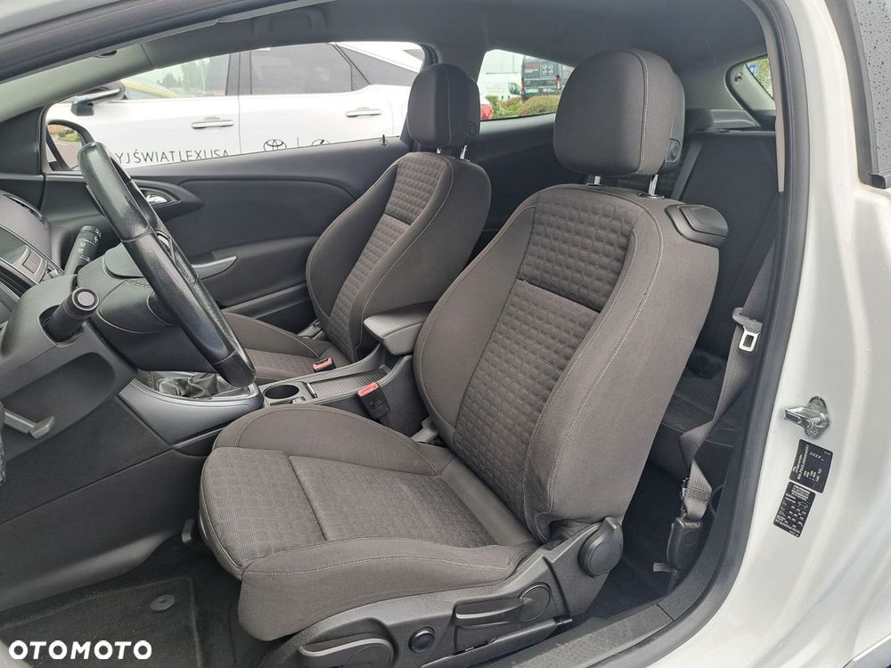 Opel Astra IV GTC 1.6 T Enjoy - 18