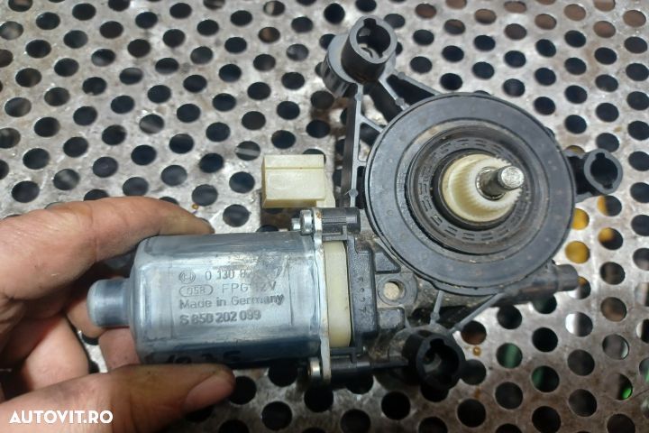 Motoras macara geam fata stanga 5Q0959801B Skoda Octavia 3 [2013 - 20 - 3