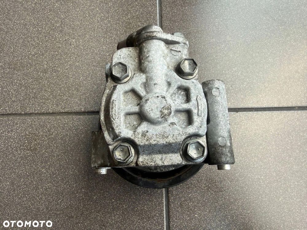 POMPA WSPOMAGANIA 2.0 TDCI FORD 6G91-3A696-CE - 3