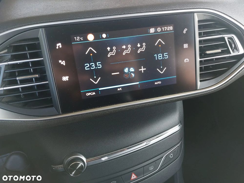 Peugeot 308 BlueHDi 130 EAT8 Black Edition - 18