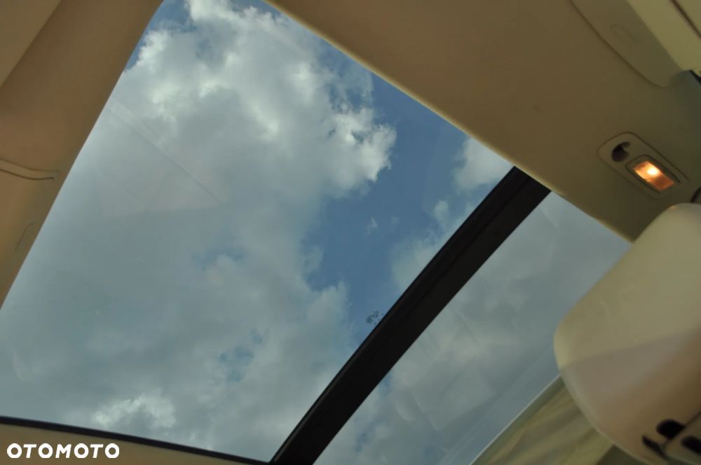 Volkswagen Tiguan 2.0 TDI DPF BlueMotion Technology Sport & Style - 4