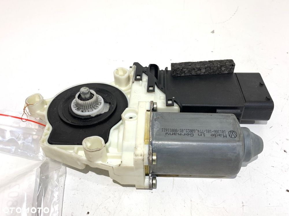 SILNIK PODNOSZENIA SZYBY PRAWY PRZÓD  SEAT LEON (1M1) 1999 - 2006 1.6 16 V 77 kW [105 KM] benzyna - 2