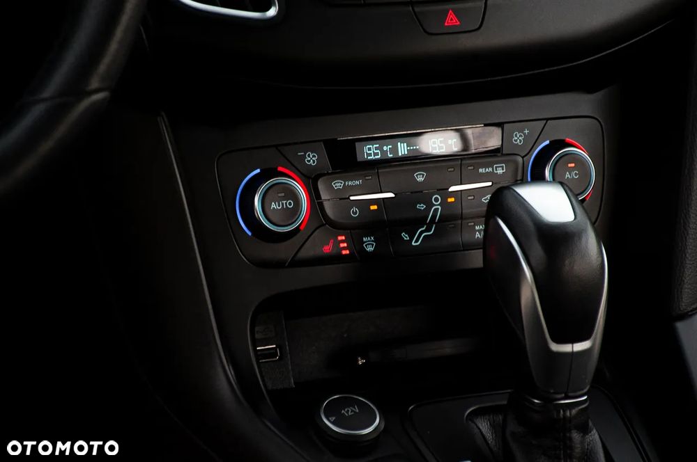 Ford Focus 1.5 EcoBoost ST-Line - 35